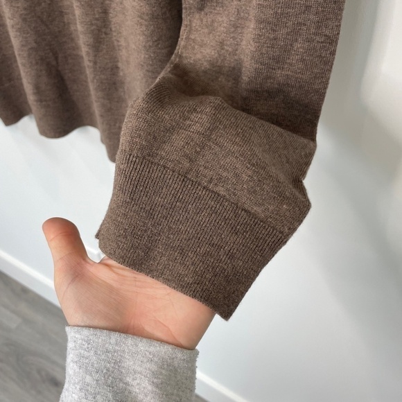 Theory Riland V Neck Nutmeg Wool Blend Sweater - Picture 6 of 10